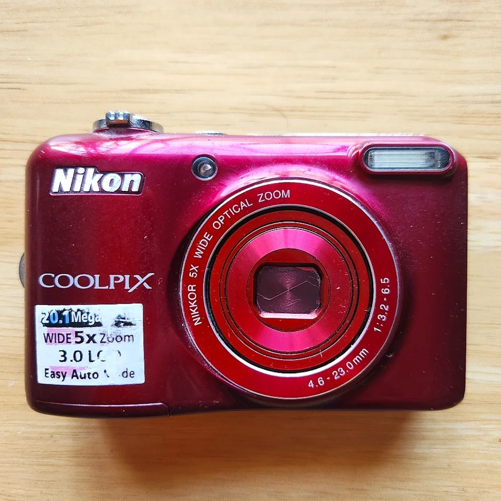 Nikon NON-FUNCTIONAL Red COOLPIX L28 20.1 MP Digital Camera 5x Zoom Lens - Picture 1 of 11
